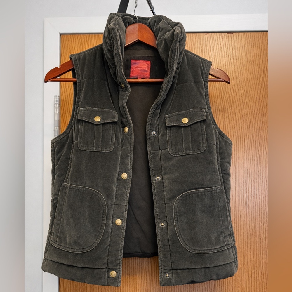 Women’s Quilted Vest in Olive Green